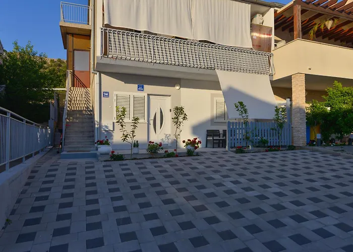 Apartment Memory Box - *